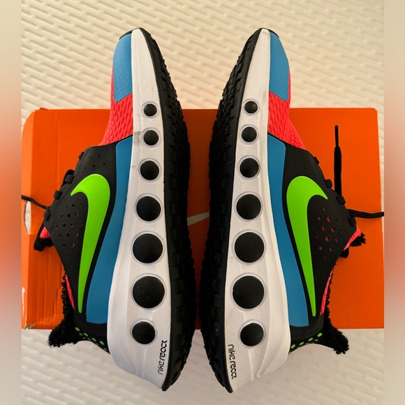 Nike Cruz One - 2 pairs, very lightly used (less than 5 times each) - Picture 7 of 10